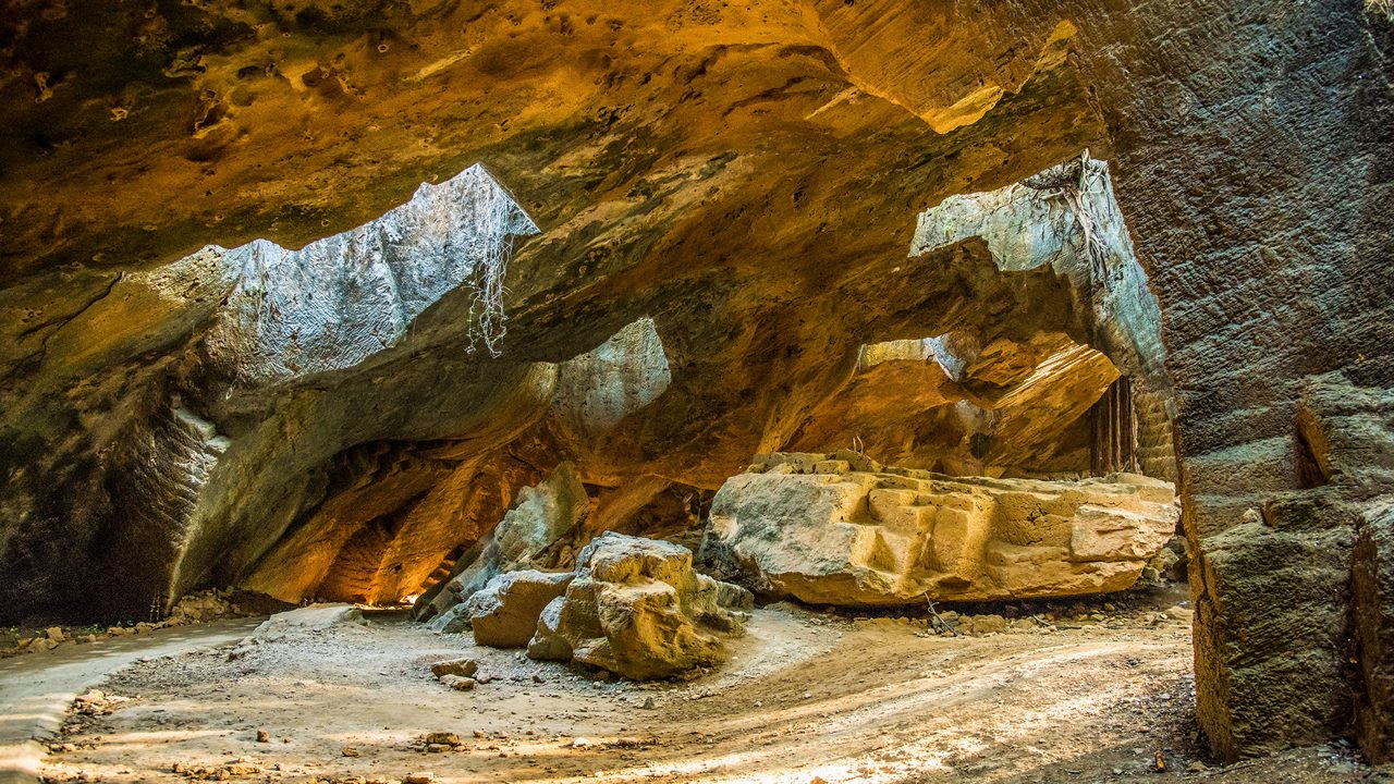 Naida Caves